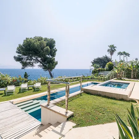 Ocean Breeze Villa *