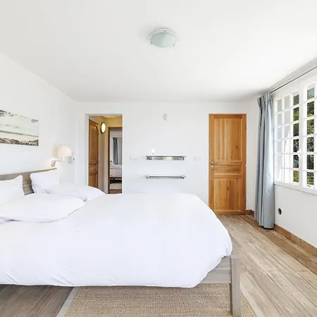 Ocean Breeze Villa *