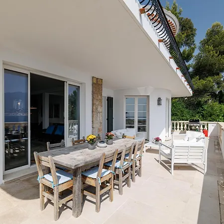 Ocean Breeze Villa