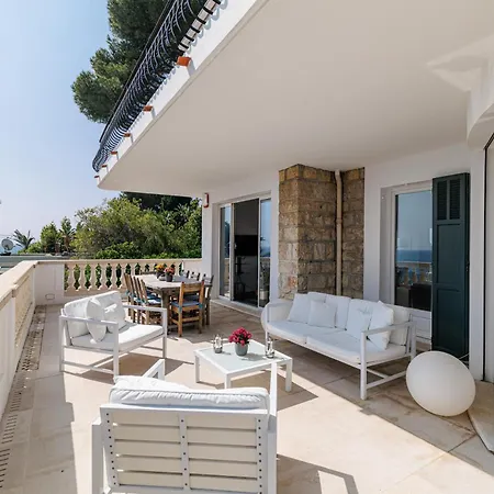 Ocean Breeze Villa *